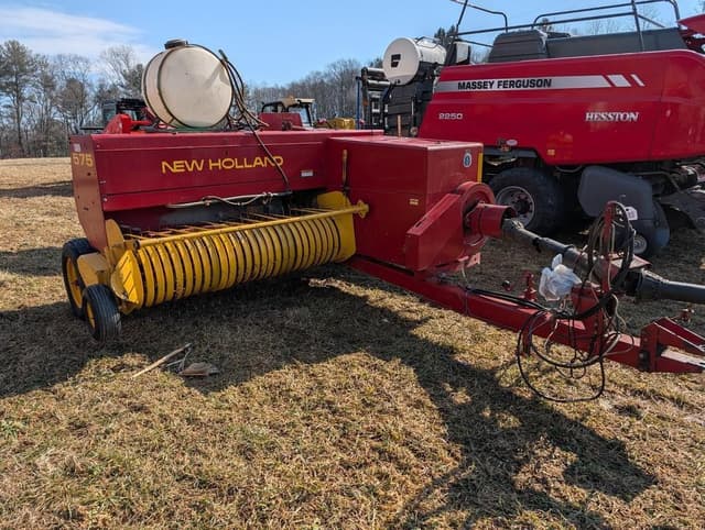 Image of New Holland 575 equipment image 1