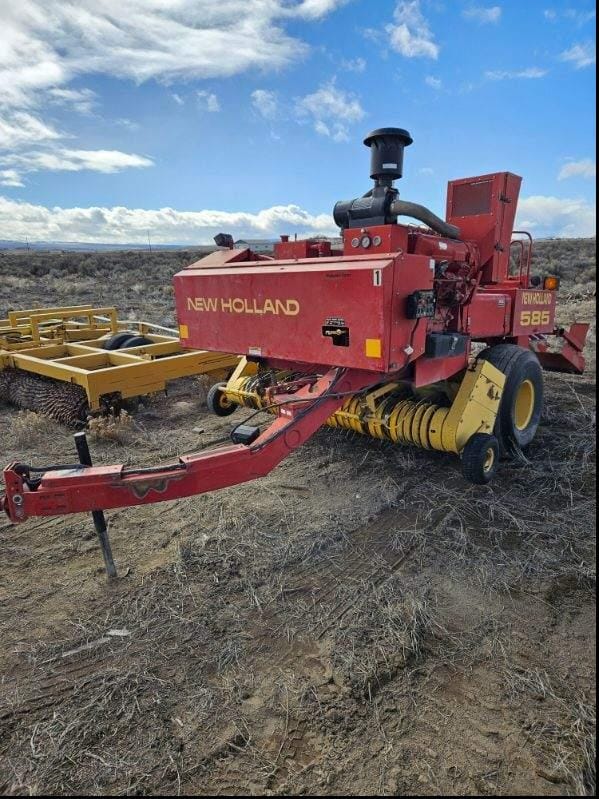 Main image New Holland 585