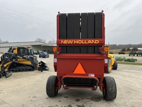 Image of New Holland 658 equipment image 3