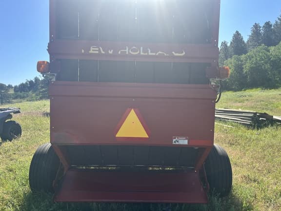 Image of New Holland 688 equipment image 2