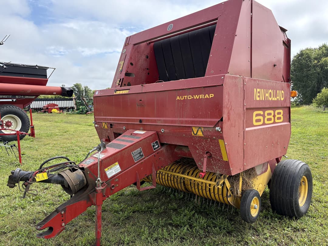 Image of New Holland 688 Primary image