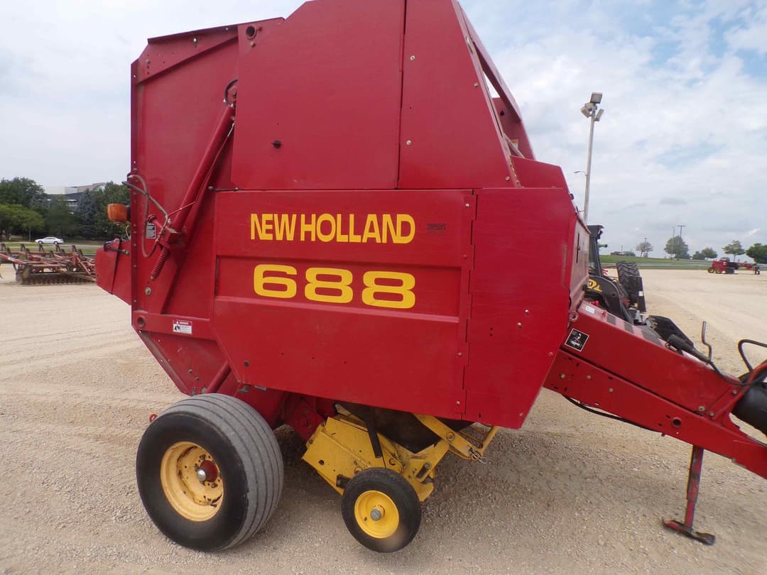 Image of New Holland 688 Primary image