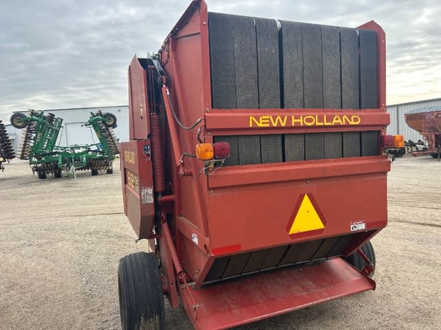 Image of New Holland 688 equipment image 2