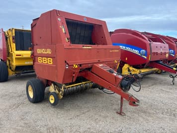 Main image New Holland 688