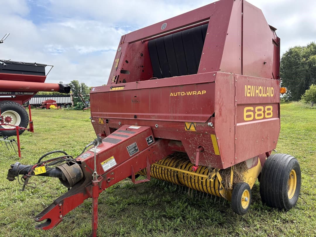 Image of New Holland 688 Primary image