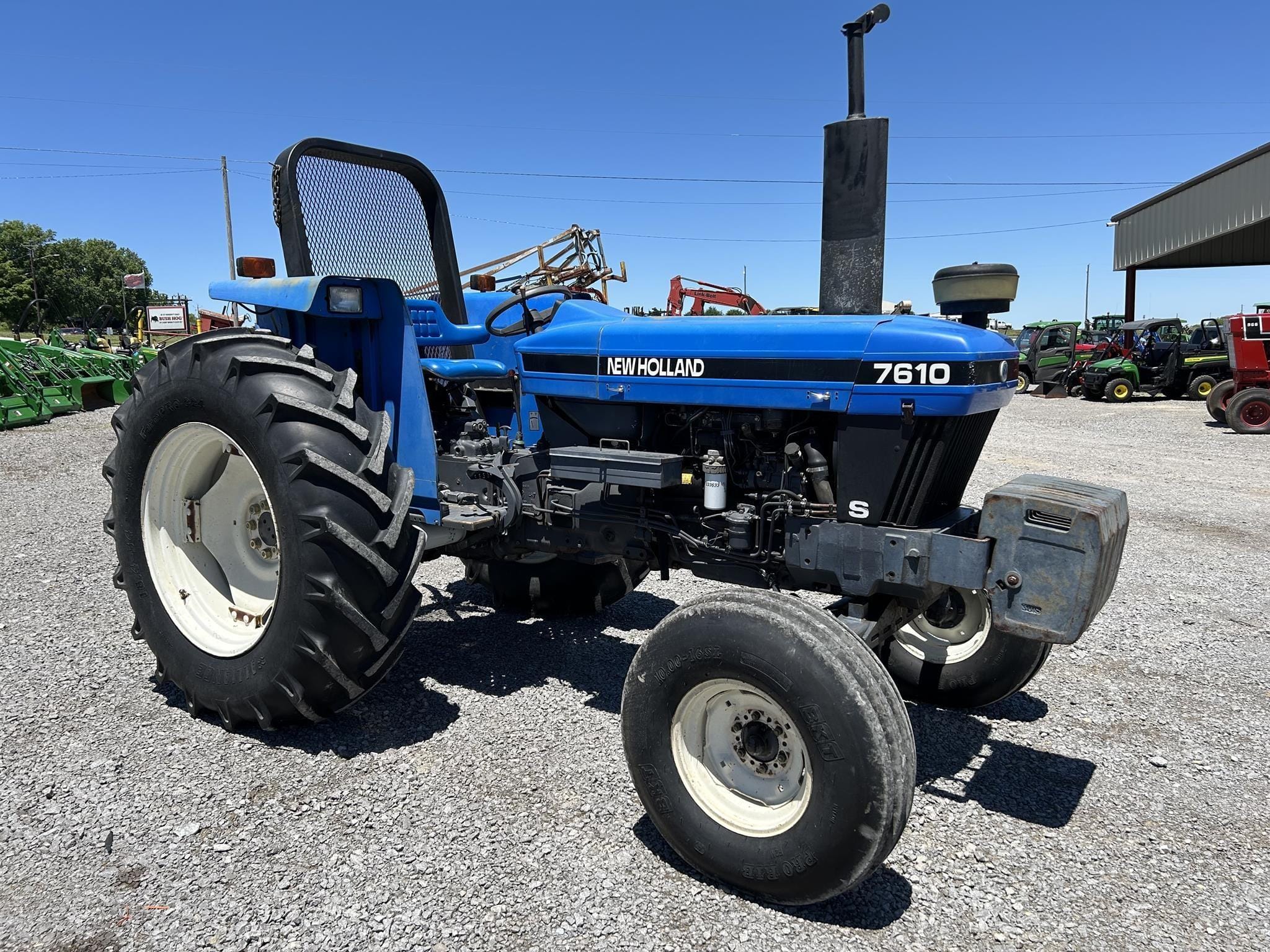 2001 New Holland 7610S Equipment Image0