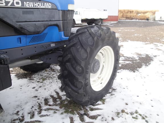 Image of New Holland 8870 equipment image 4
