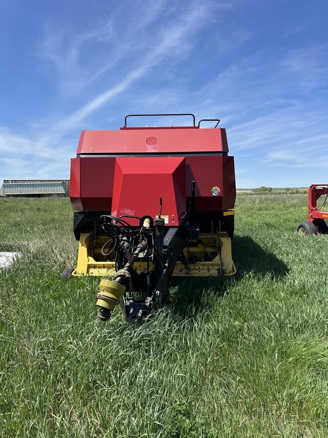 Image of New Holland BB940 equipment image 1