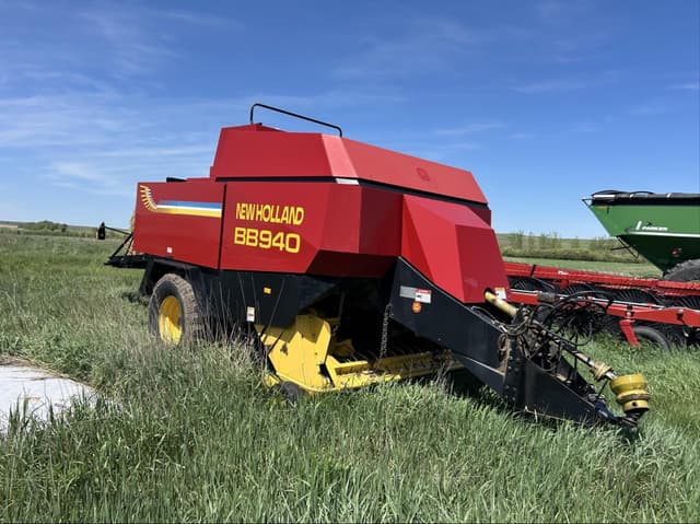Image of New Holland BB940 equipment image 2