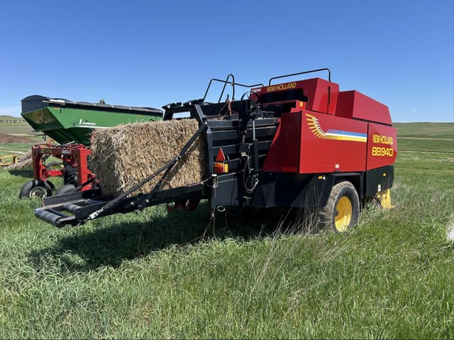 Image of New Holland BB940 equipment image 4