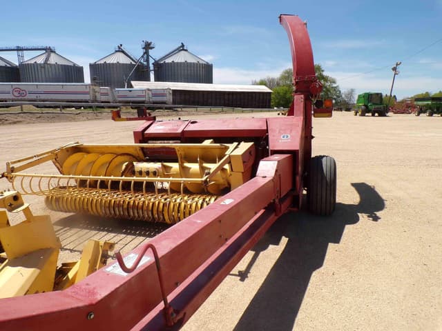 Image of New Holland FP230 equipment image 2