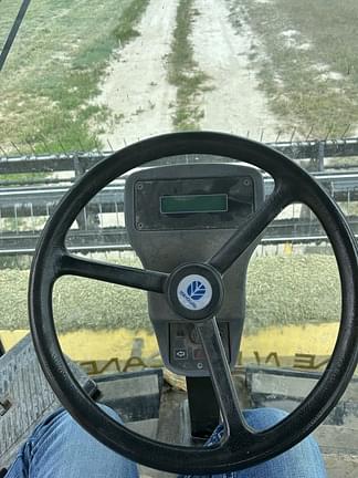 Image of New Holland HW320 equipment image 3