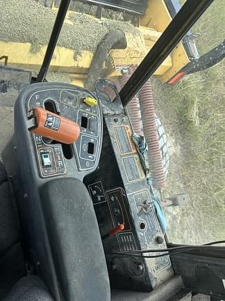 Image of New Holland HW320 equipment image 4