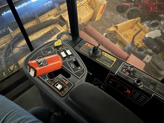 Image of New Holland HW320 equipment image 3
