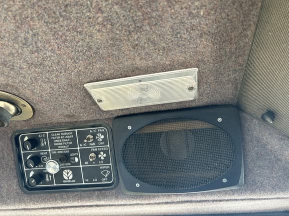 Image of New Holland HW320 equipment image 4