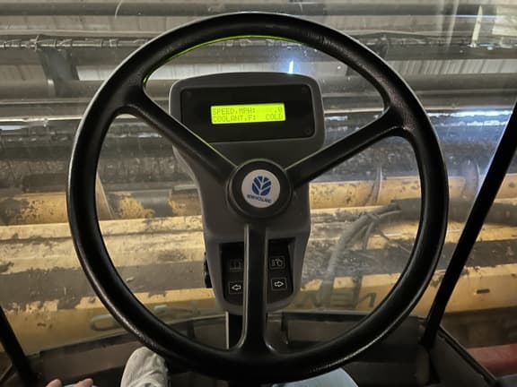 Image of New Holland HW320 equipment image 2