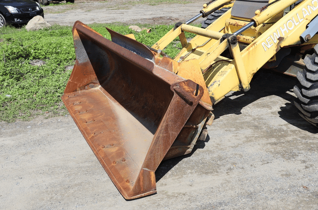 Image of New Holland LB110 equipment image 1