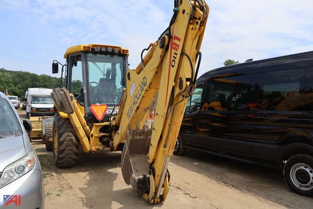 Image of New Holland LB110 equipment image 3
