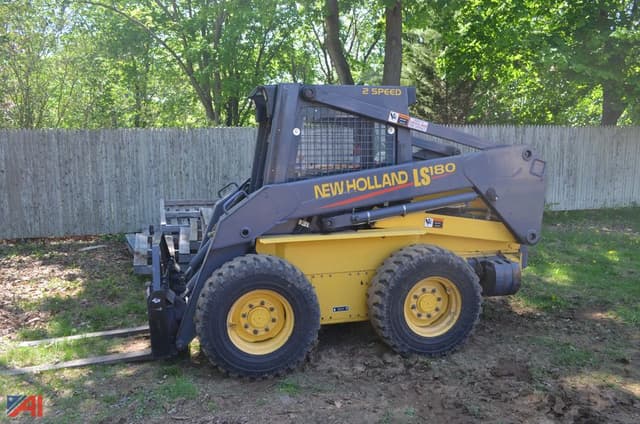 Image of New Holland LS180 equipment image 1