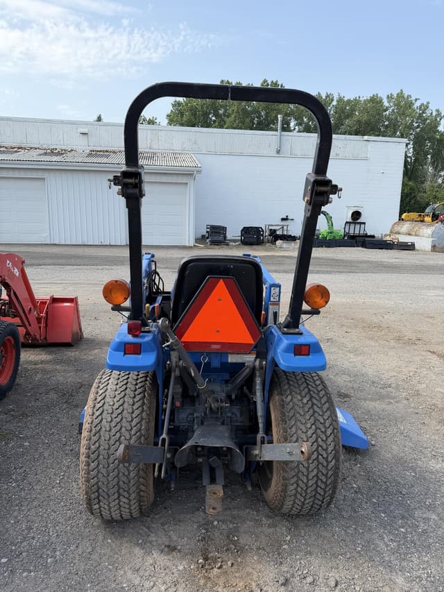 Image of New Holland TC21D equipment image 4