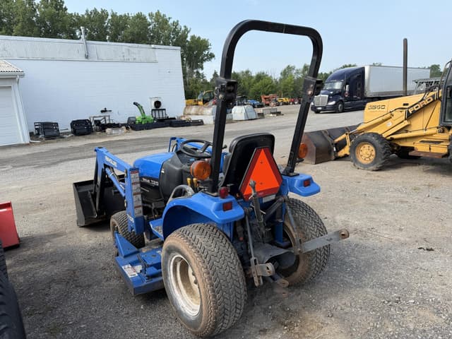 Image of New Holland TC21D equipment image 3