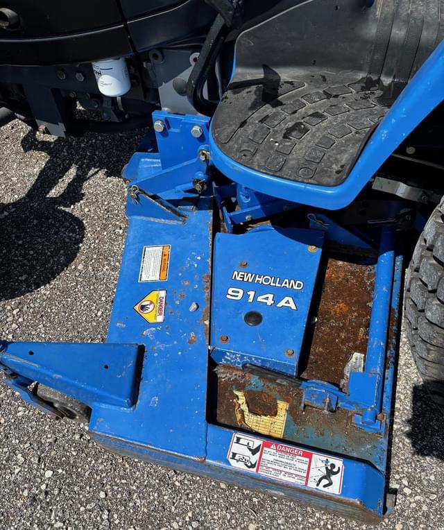 Image of New Holland TC33D equipment image 4