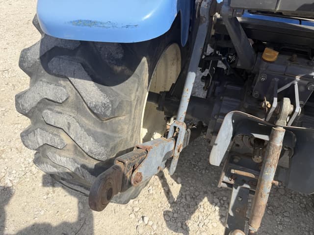 Image of New Holland TC33D equipment image 3