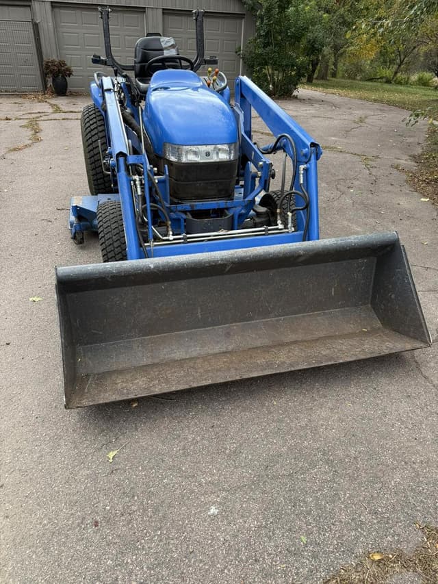 Image of New Holland TC33D equipment image 4