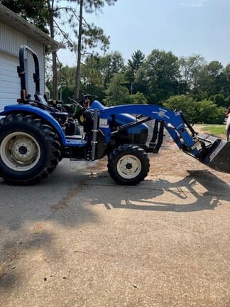 2001 New Holland TC40 Equipment Image0