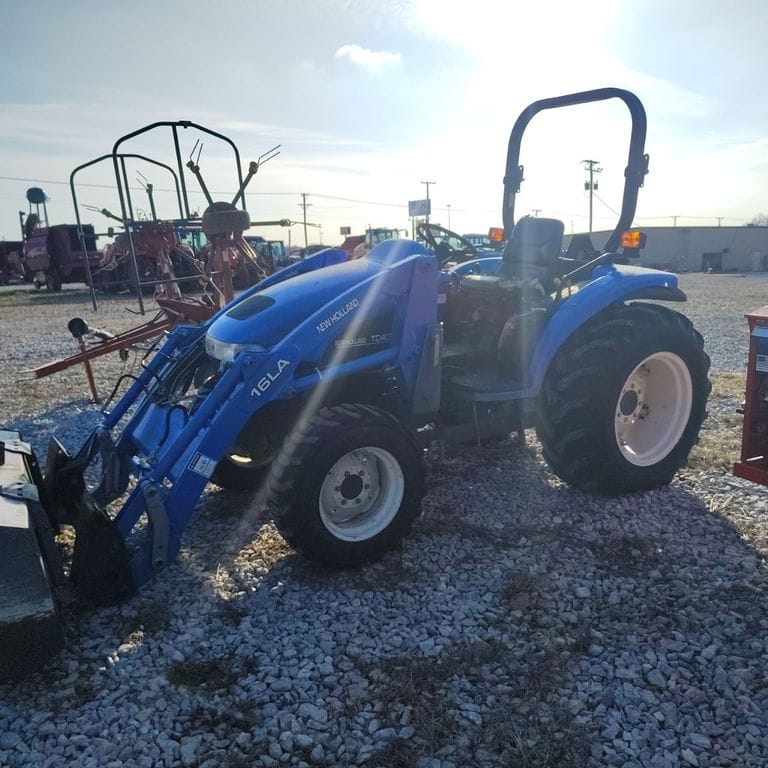2001 New Holland TC40D Equipment Image0