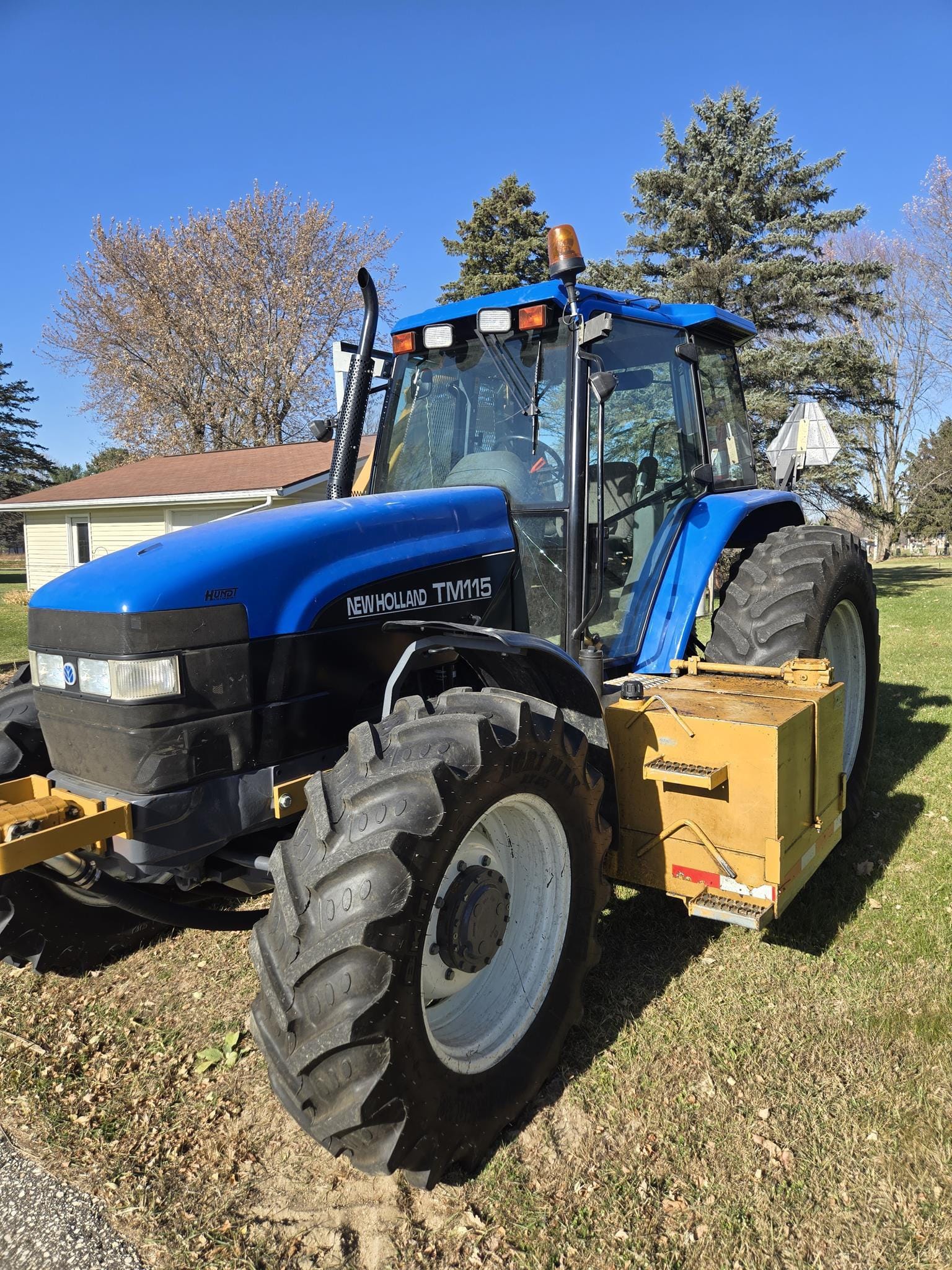 2001 New Holland TM115 Equipment Image0