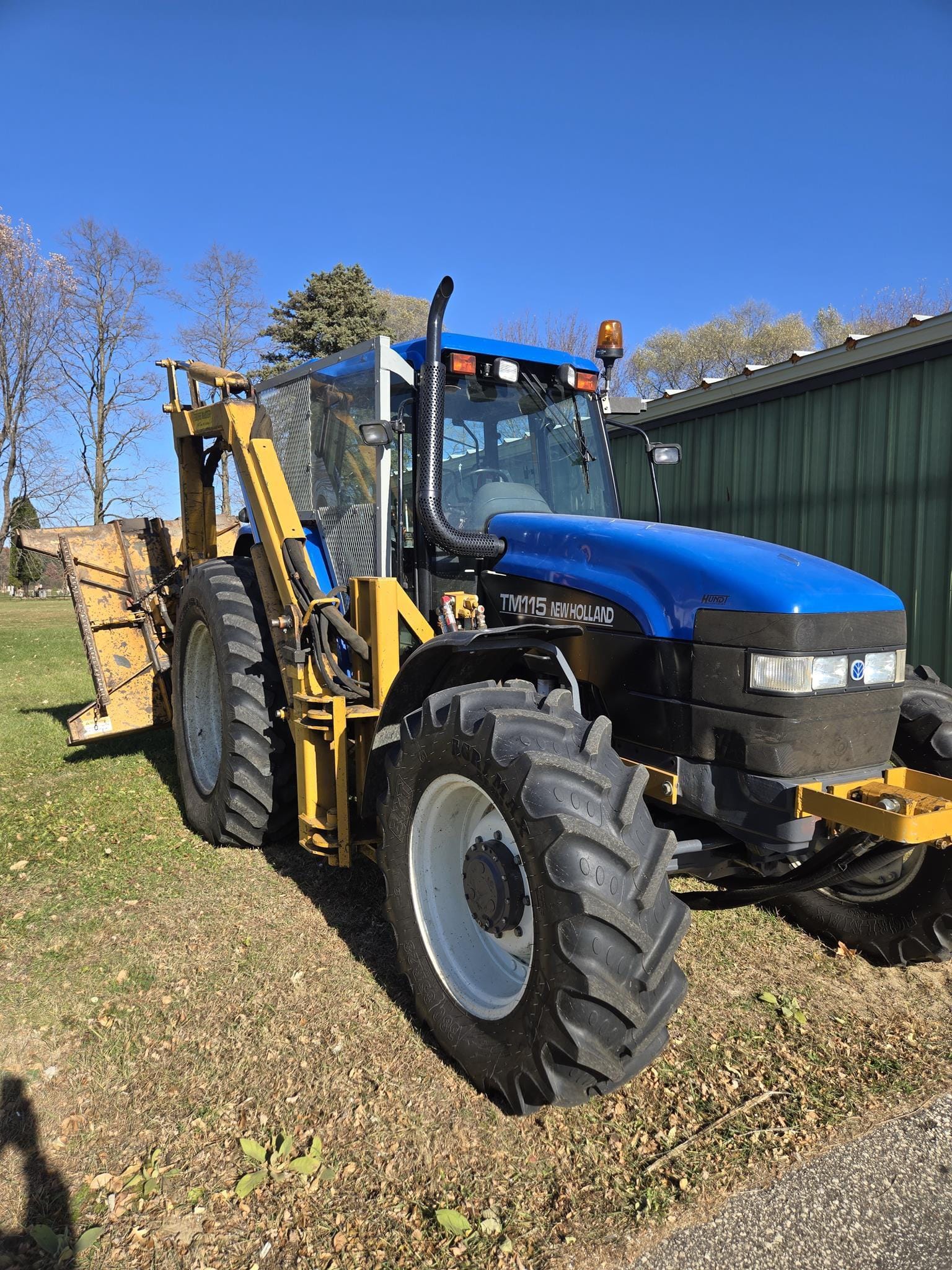 2001 New Holland TM115 Equipment Image0