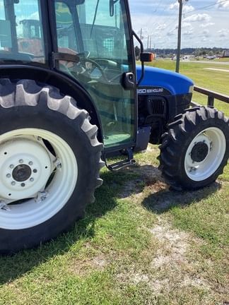 2001 New Holland TN55D Equipment Image0
