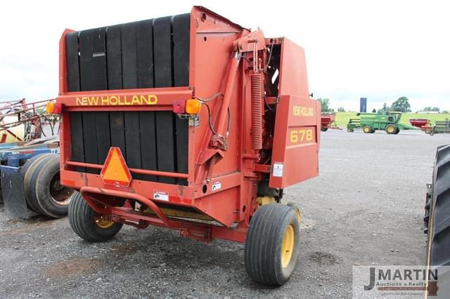 Image of New Holland 678 equipment image 2