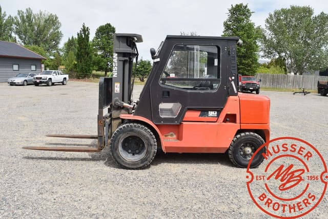 Image of Nissan 90 equipment image 2