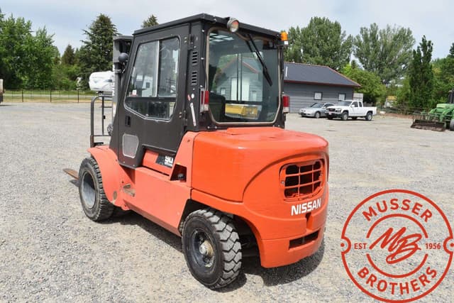 Image of Nissan 90 equipment image 4