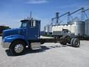 2001 Peterbilt 330 Image