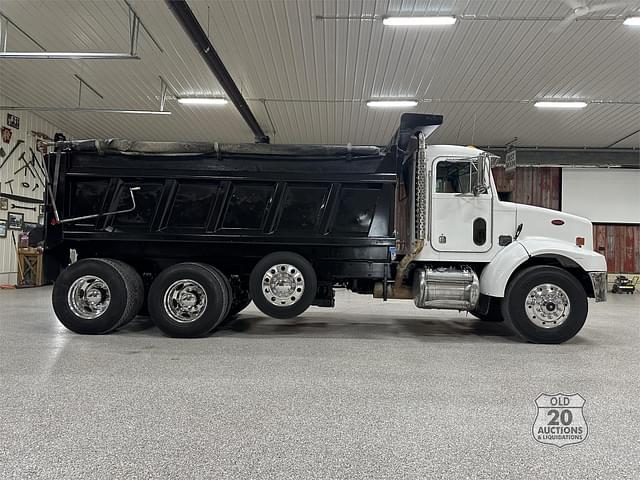 Image of Peterbilt 330 equipment image 1