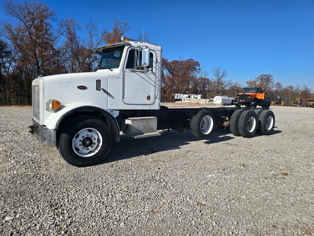 Image of Peterbilt 357 equipment image 4