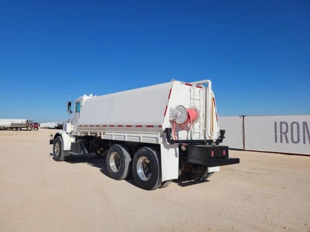 Image of Peterbilt 357 equipment image 2