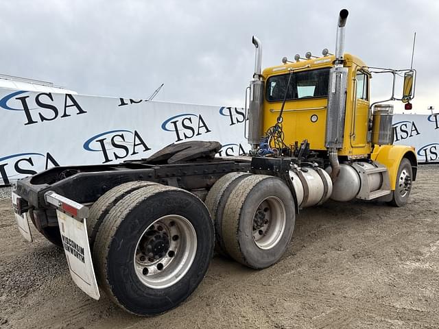 Image of Peterbilt 378 equipment image 4