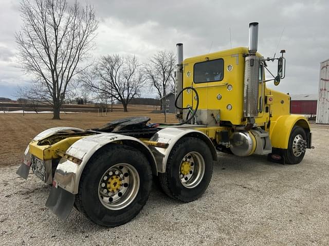 Image of Peterbilt 378 equipment image 4