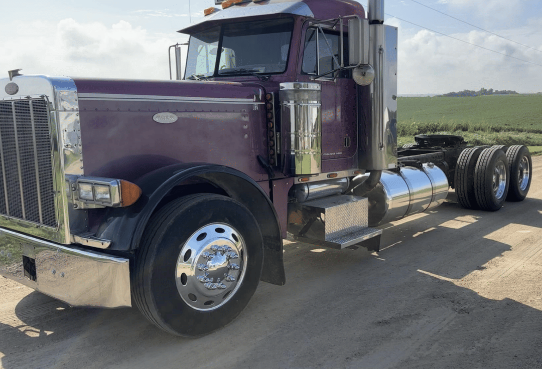 Image of Peterbilt 379 Image 0