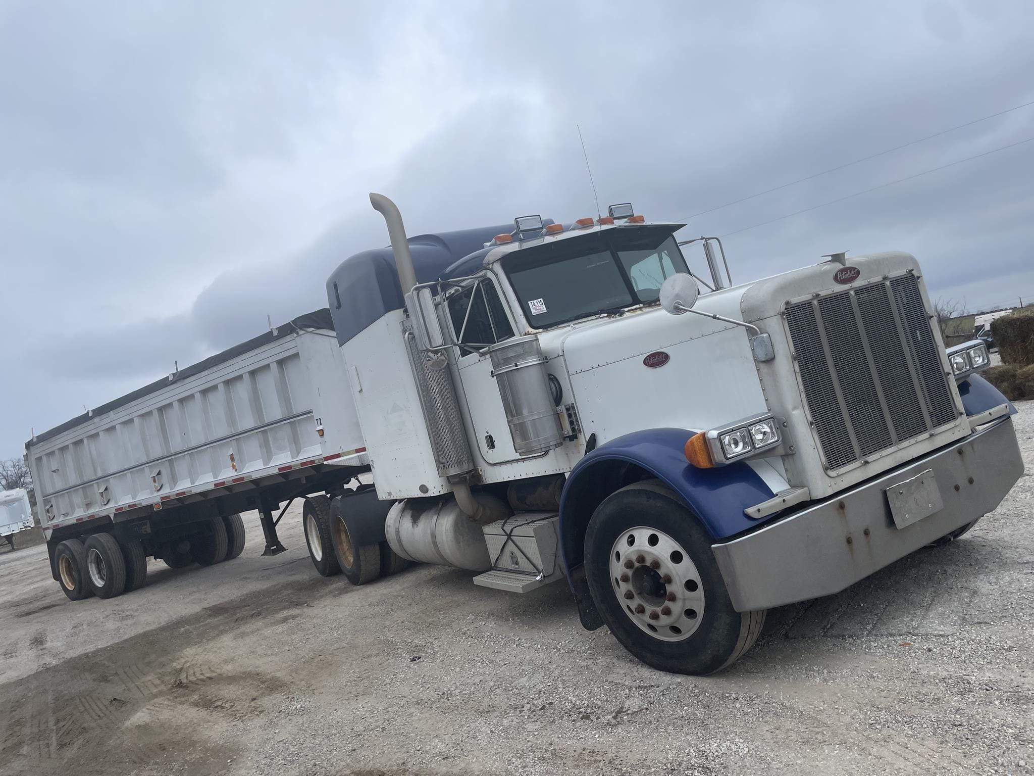 Main image Peterbilt 379