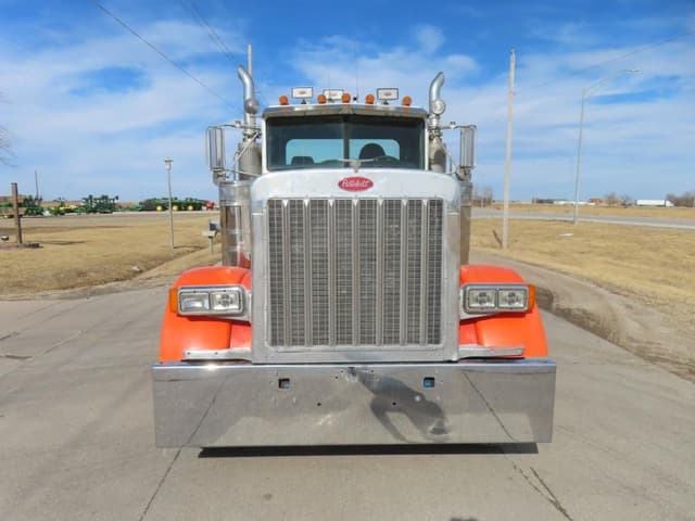 Image of Peterbilt 379 equipment image 2