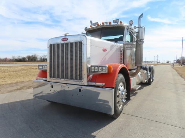 Image of Peterbilt 379 equipment image 1