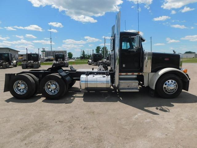 Image of Peterbilt 379 equipment image 2