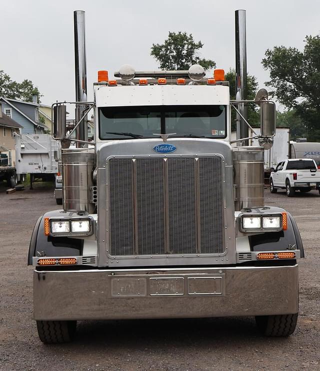 Image of Peterbilt 379 equipment image 3