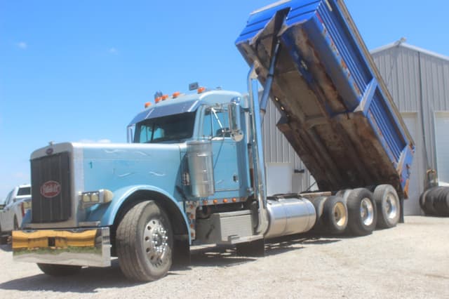 Image of Peterbilt 379 equipment image 1