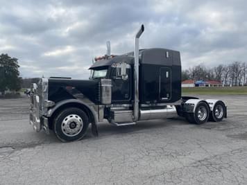 Main image Peterbilt 379